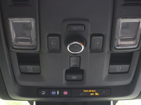 Used 2025 Chevrolet Tahoe High Country w/ Sun And Tow Package AWD/4WD image 27