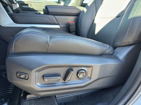 Used 2025 Toyota Sequoia Platinum AWD/4WD image 14