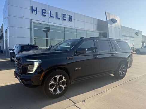 Used 2025 GMC Yukon XL AT4 Ultimate AWD/4WD image 3