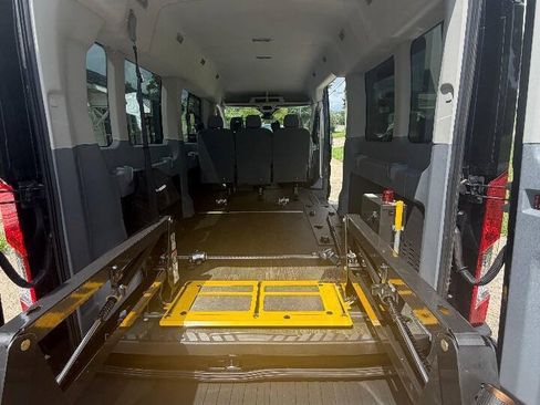 Used 2017 Ford Transit 350 XLT RWD image 21