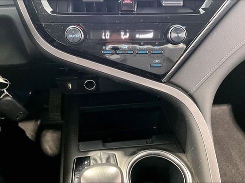 Used 2024 Toyota Camry SE image 16