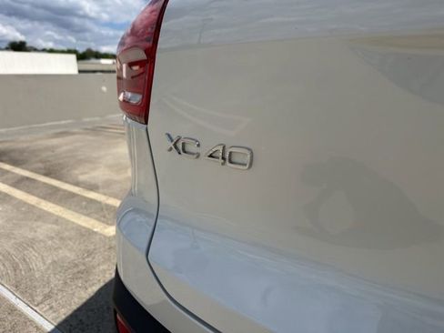 Certified 2023 Volvo XC40 B5 Ultimate w/ Protection Package Premier AWD/4WD image 31