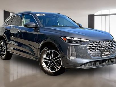 Used 2025 Audi Q5 Premium w/ Convenience Package