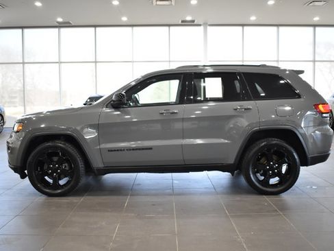 Used 2019 Jeep Grand Cherokee Laredo image 8