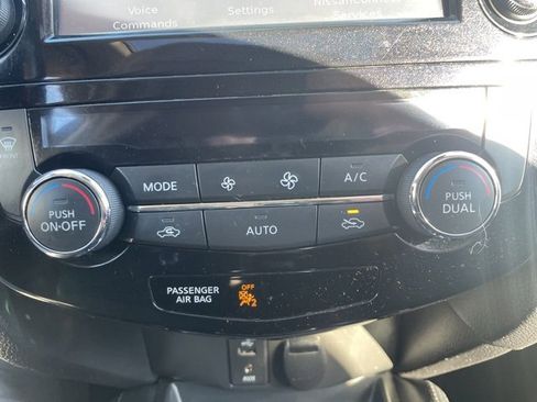 Used 2018 Nissan Rogue Sport SL w/ SL Premium Package image 27