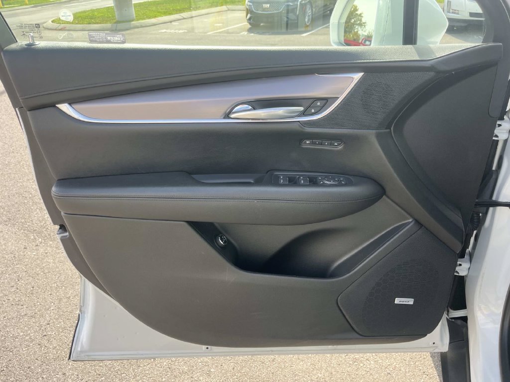 Used 2017 Cadillac XT5 Luxury w/ Driver Awareness Package FWD image 28