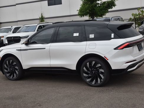 New 2026 Lincoln Nautilus Reserve AWD/4WD image 17
