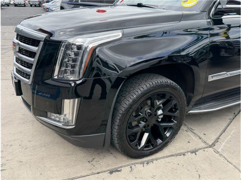 Used 2016 Cadillac Escalade ESV Luxury AWD/4WD image 10