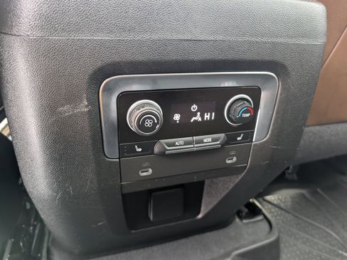 Used 2021 Chevrolet Tahoe High Country w/ Premium Package image 28