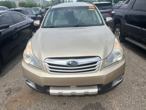 Used 2010 Subaru Outback 2.5i Limited AWD/4WD image 23