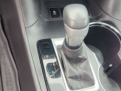 Used 2017 Toyota Highlander XLE image 13