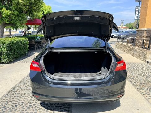 Used 2025 Chevrolet Malibu LS image 13