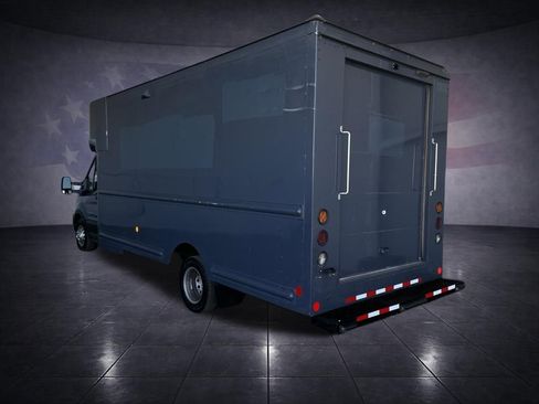 Used 2021 Ford Transit 350 DRW image 3
