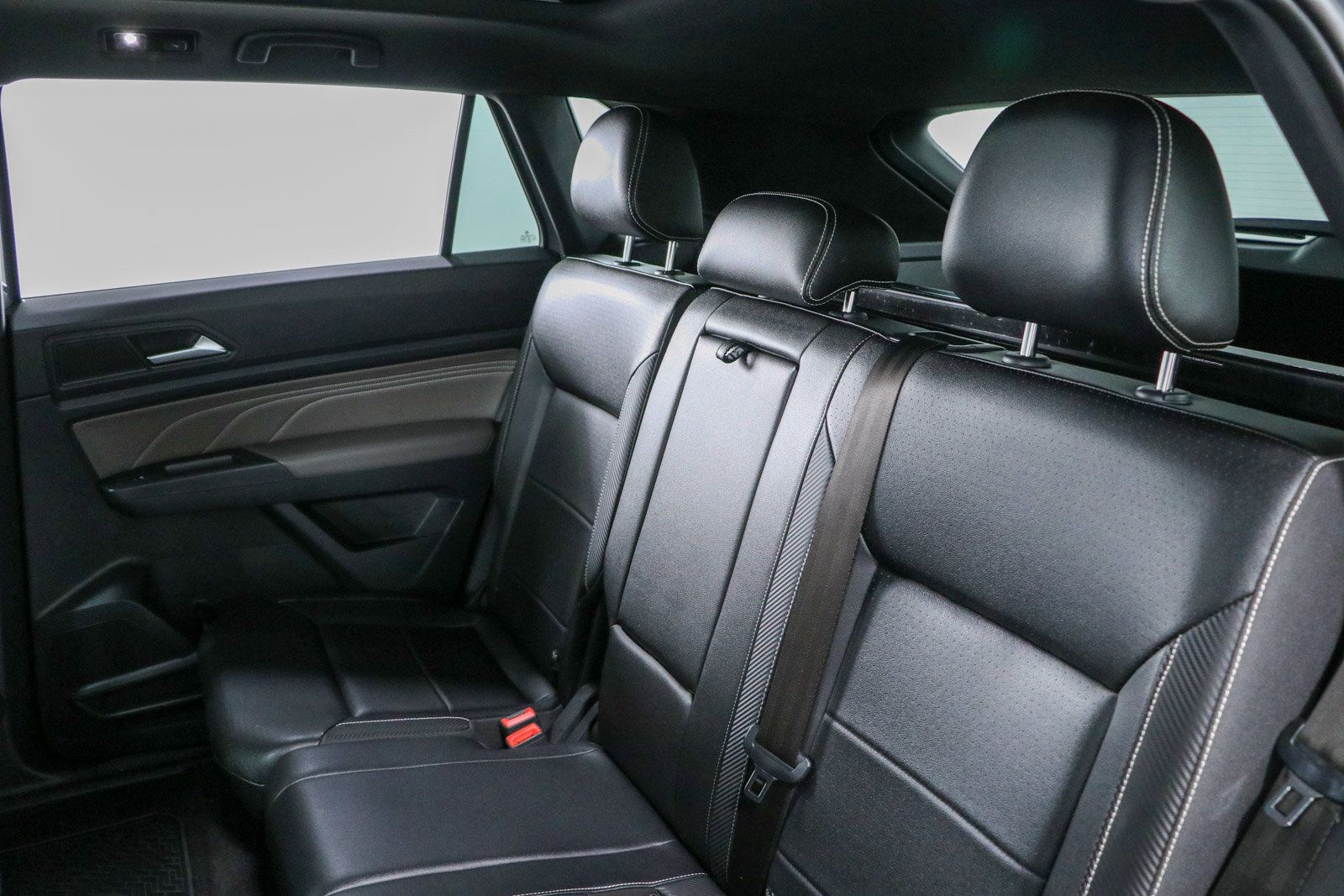 Used 2021 Volkswagen Atlas Cross Sport SE w/ Panoramic Sunroof Package FWD image 26