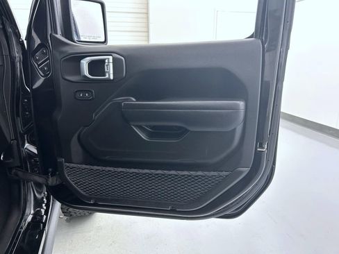 Certified 2025 Jeep Wrangler Unlimited Rubicon image 16