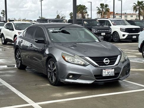 Used 2016 Nissan Altima 3.5 SR image 10