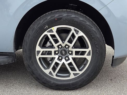 New 2025 Ford Expedition Active image 7