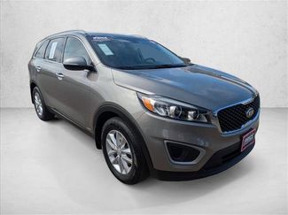 Used 2017 Kia Sorento LX AWD/4WD video 3