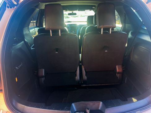 Used 2018 Ford Explorer Limited AWD/4WD image 19