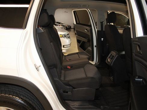 Used 2018 Volkswagen Atlas Launch Edition image 17