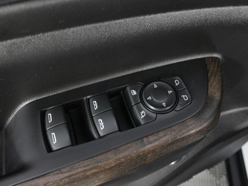 Used 2023 GMC Acadia Denali w/ Denali Ultimate Package FWD image 19