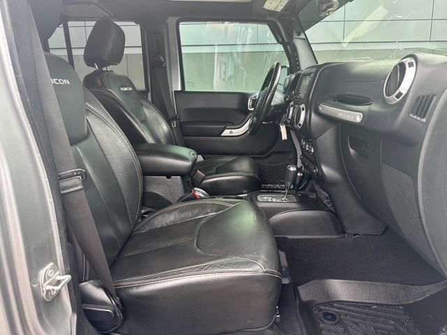 Used 2016 Jeep Wrangler Unlimited Rubicon w/ Connectivity Group AWD/4WD image 9
