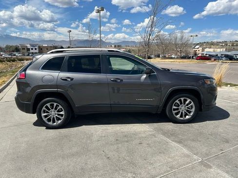 Used 2021 Jeep Cherokee Latitude Lux w/ Comfort/Convenience Group FWD image 9