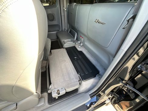 Used 2006 Toyota Tacoma X-Runner image 23