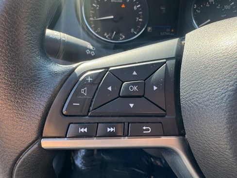 Used 2020 Nissan Rogue S FWD image 22