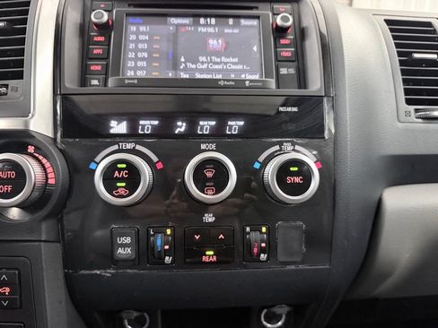Used 2018 Toyota Sequoia Platinum AWD/4WD image 27