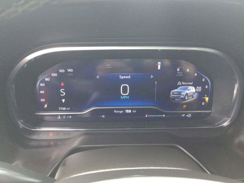 Used 2024 Chevrolet Suburban Premier w/ Premium Package image 25