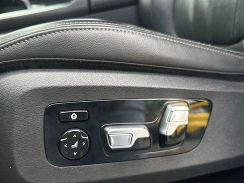 Used 2020 BMW X7 xDrive40i w/ M Sport Package image 9