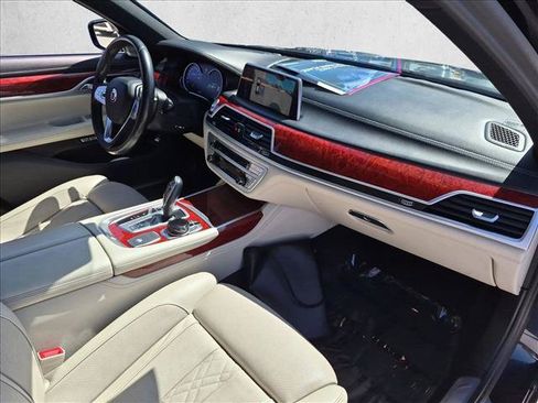 Used 2017 BMW ALPINA B7 xDrive AWD/4WD image 22