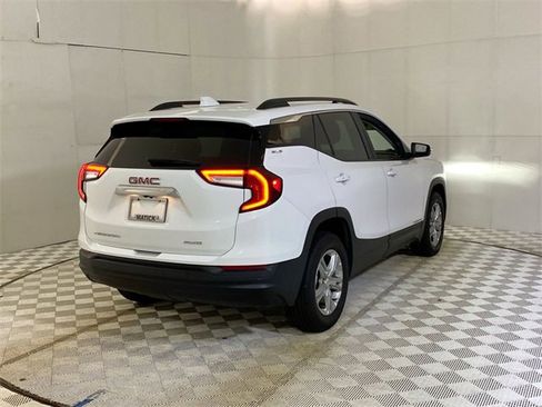 Used 2023 GMC Terrain SLE w/ Driver Convenience Package image 17