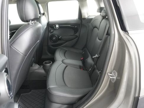 Used 2017 MINI Cooper 4-Door Hardtop image 30