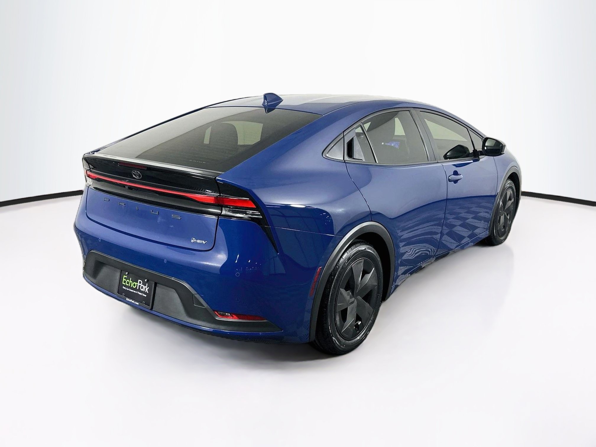 Used 2024 Toyota Prius LE FWD image 9