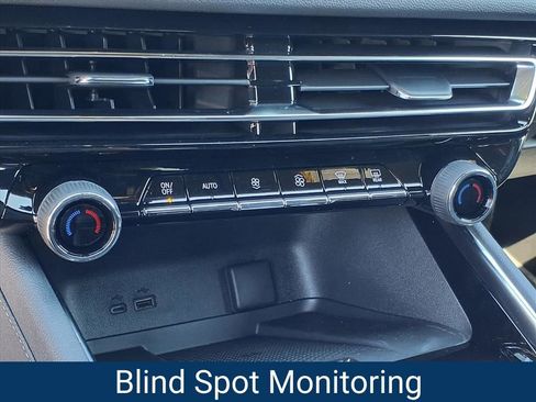 New 2026 Chevrolet Traverse LT w/ Midnight/Sport Edition image 8