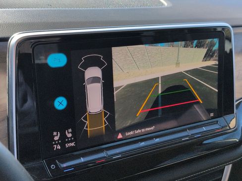 Used 2024 Volkswagen Atlas SE image 26