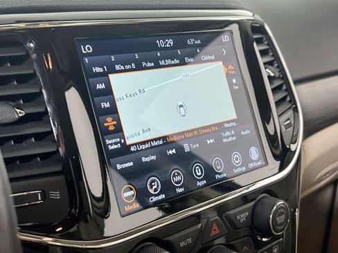 Used 2022 Jeep Grand Cherokee Laredo E image 13