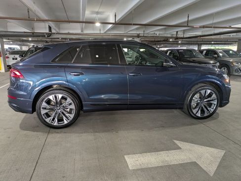 Used 2024 Audi Q8 Prestige w/ Prestige Package image 4