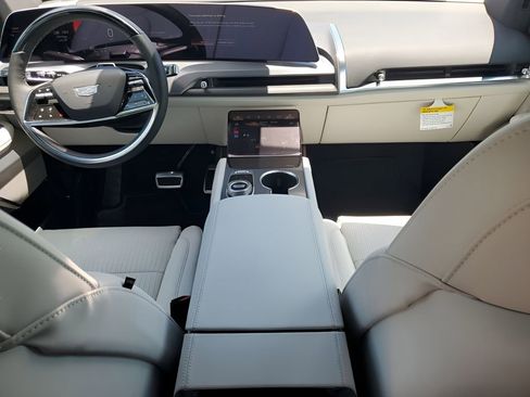 New 2026 Cadillac Vistiq Luxury image 23