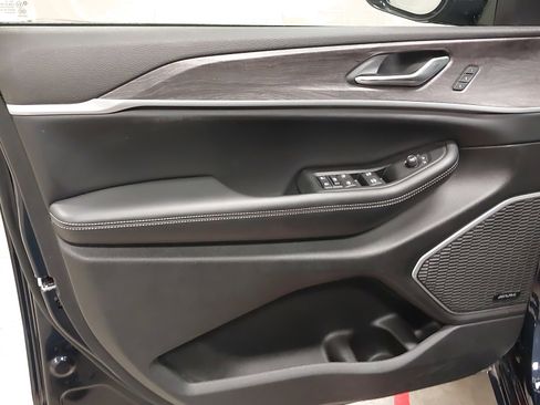 Used 2024 Jeep Grand Cherokee Limited 4xe image 24