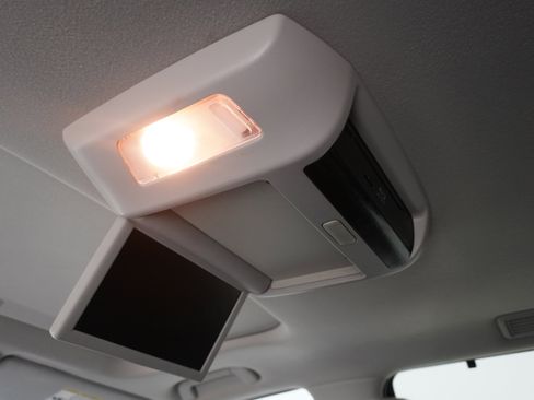 Used 2015 Toyota Sequoia Platinum image 15