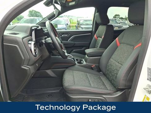 Used 2024 Chevrolet Colorado Z71 w/ Z71 Convenience Package 2 AWD/4WD image 2