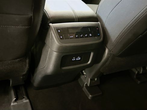 Used 2025 Nissan Pathfinder SV AWD/4WD image 27