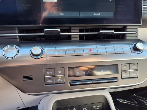 Used 2025 Hyundai Kona SEL image 8