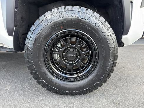 Used 2025 Toyota Tacoma TRD Off-Road AWD/4WD image 6