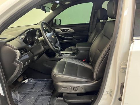Used 2023 Chevrolet Traverse LT FWD image 15
