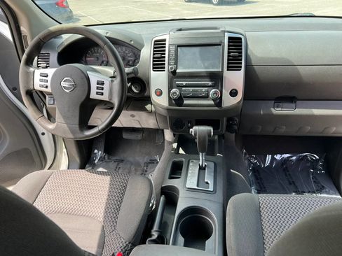 Used 2019 Nissan Frontier SV RWD image 11