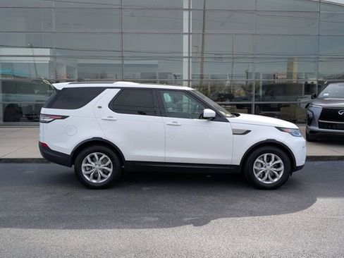 Used 2020 Land Rover Discovery SE image 9